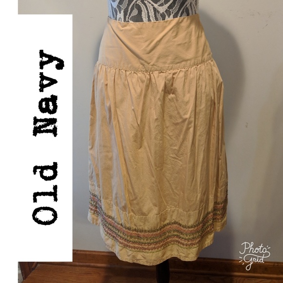 Old Navy Dresses & Skirts - Old Navy Skirt! Too Cute!